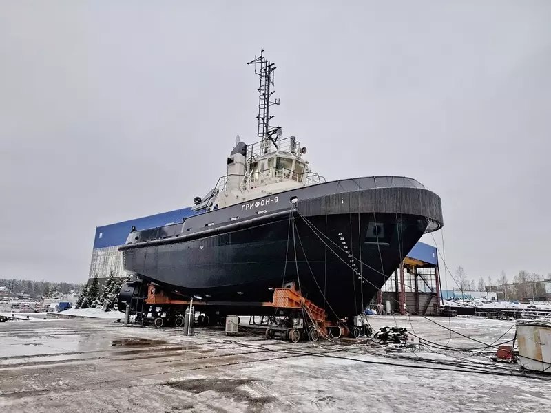 Спуск на воду буксира «Грифон-9» на заводе «Пелла» Спуск на воду буксира «Грифон-9» на заводе «Пелла»