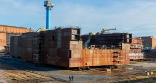 Завершение изготовления кормового блока плавдока «Сухона» на Севмаше