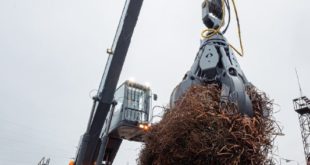 Запуск испытаний первого в России 40-тонного колесного перегружателя