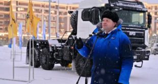 Передача отечественного седельного тягача в эксплуатацию в Новом Уренгое