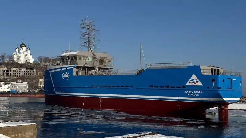 Спуск на воду краболова «Бухта Ольга» на Находкинском СЗ