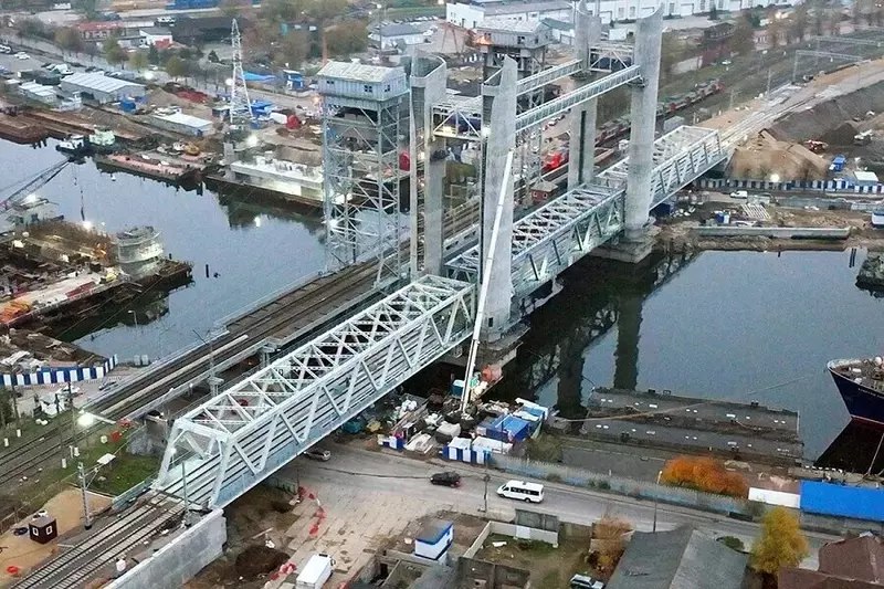 В Калининграде завершено строительство нового железнодорожного моста