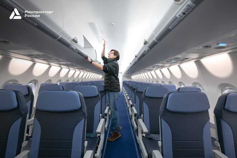 Завершение установки интерьера в российском Superjet 100