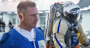 Космонавты Роскосмоса испытали новое оборудование для выходов в космос