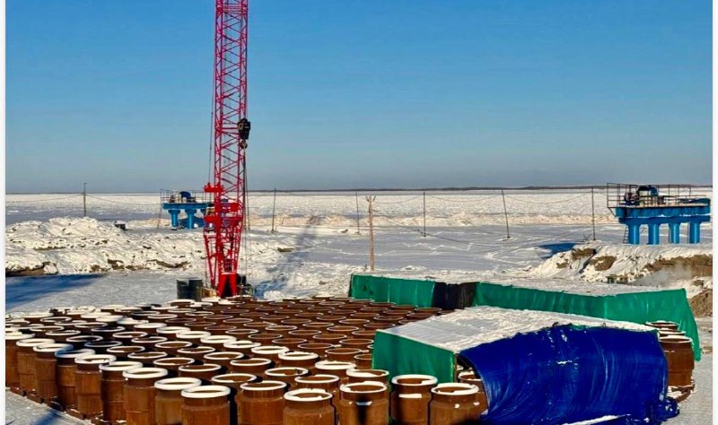 Монтаж коффердама для Ленского моста в Якутии
