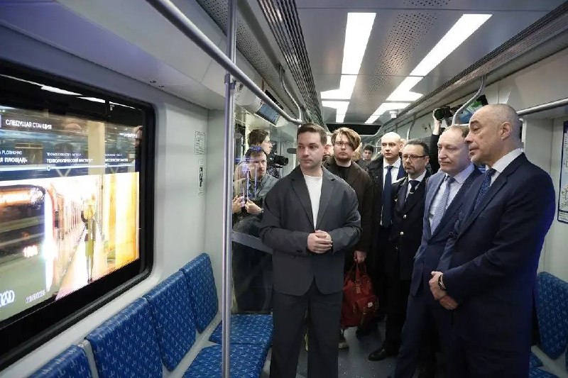 Запуск первого синего поезда метро «Балтиец-2» в Санкт-Петербурге