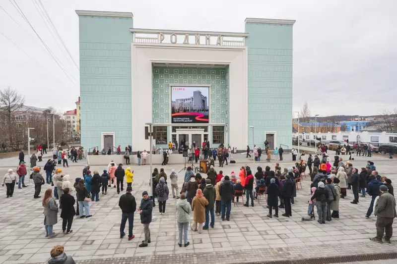 В Мурманске после реконструкции открылась пешеходная улица Ленинградская