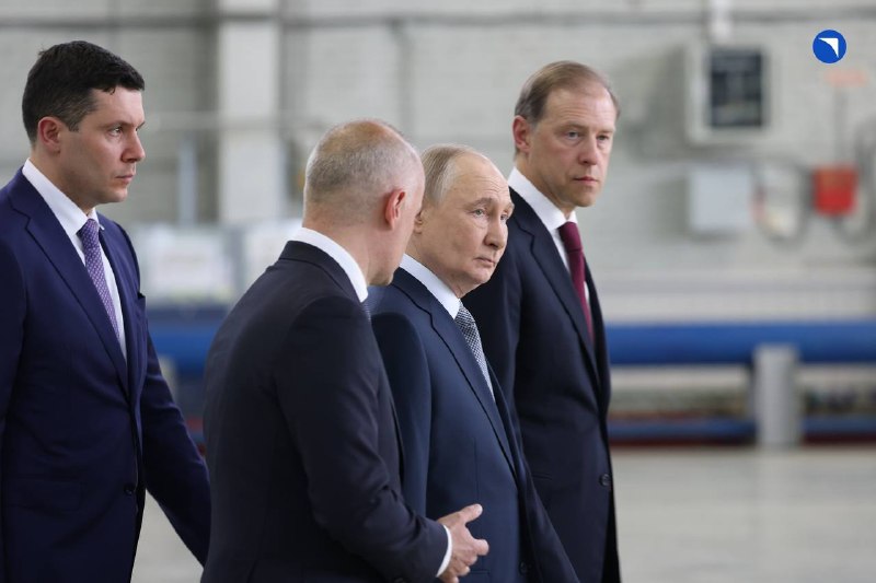 Путин осмотрел новейшие российские самолеты МС-21, SJ-100 и Ил-114-300