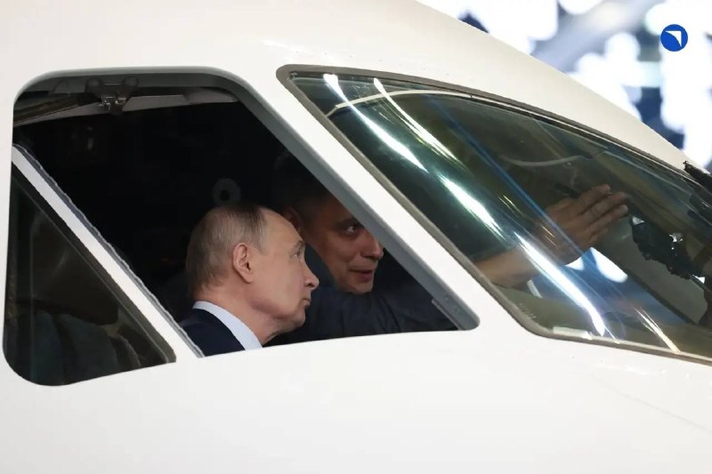 Путин осмотрел новейшие российские самолеты МС-21, SJ-100 и Ил-114-300