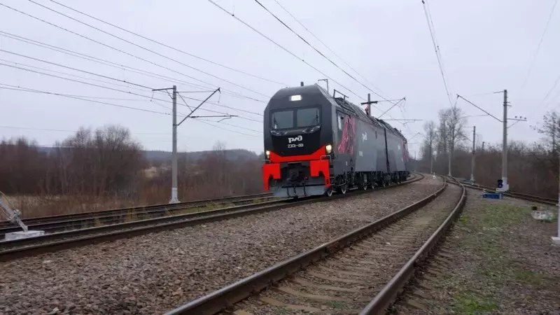 Российский локомотив 2ЭС11 «Орлец» успешно прошел испытания Российский локомотив 2ЭС11 «Орлец» успешно прошел испытания