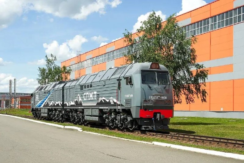 Новые тепловозы ТМХ поступили на Саяногорский алюминиевый завод