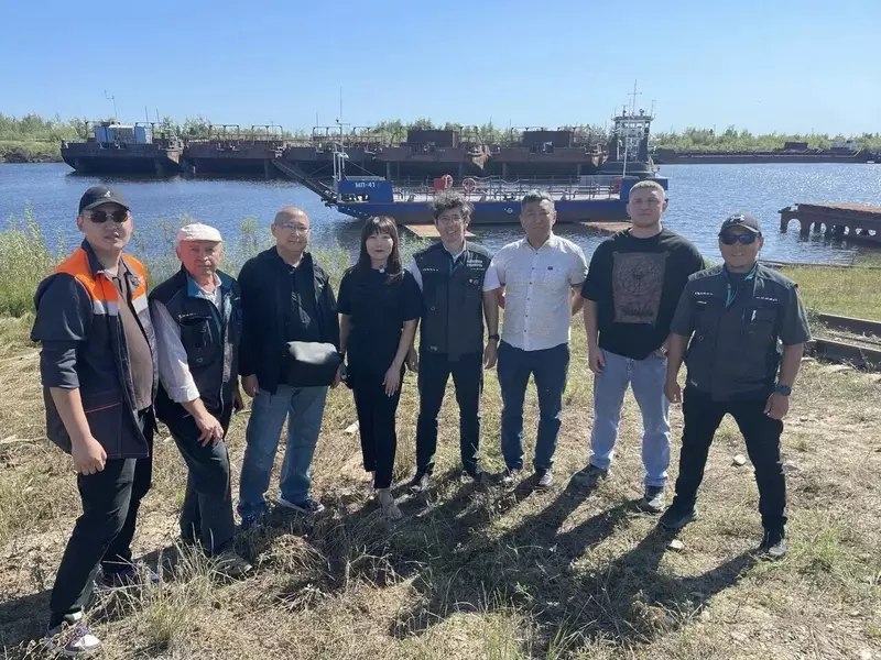 В Якутии на новой судоверфи спущена на воду баржа проекта «В2040» В Якутии на новой судоверфи спущена на воду баржа проекта «В2040»
