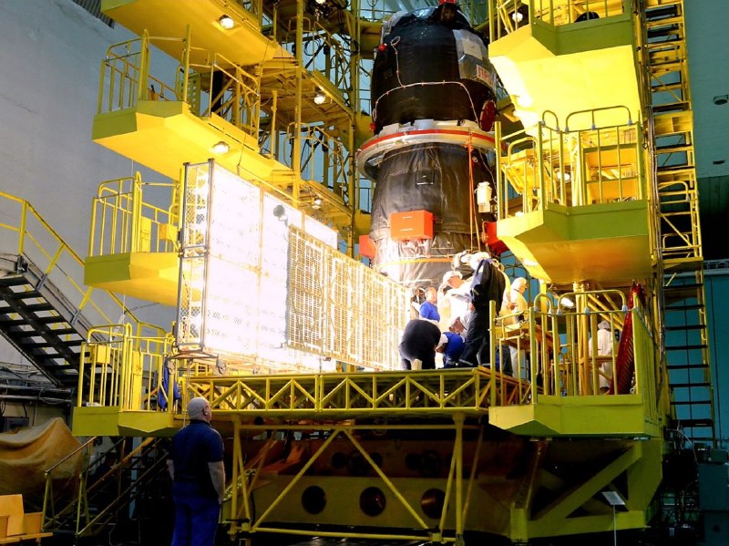 Солнечные батареи «Прогресса МС-35» прошли контрольную засветку перед полётом Солнечные батареи «Прогресса МС-35» прошли контрольную засветку перед полётом