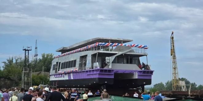 Катамаран «Сириус Бета» проекта «Соммерс-L» спущен на воду в Самаре