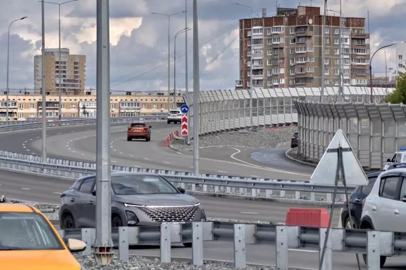 В Екатеринбурге запустили движение по новому участку развязки у «Калины»