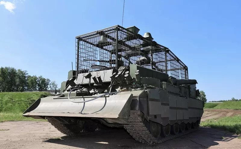 УВЗ испытал модернизированную БРЭМ-80 с усиленной бронёй и новой связью