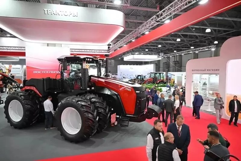 Ростсельмаш представил самый мощный трактор в России