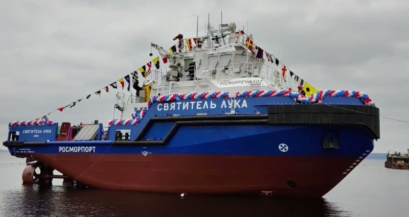 В Карелии на воду спустили новый ледовый буксир «Святитель Лука» В Карелии на воду спустили новый ледовый буксир «Святитель Лука»