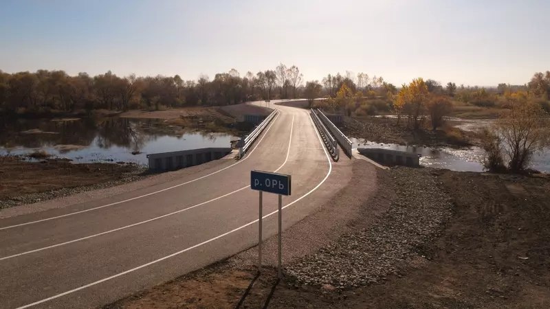 В Орске после капремонта открыли движение по мосту через реку Орь В Орске после капремонта открыли движение по мосту через реку Орь