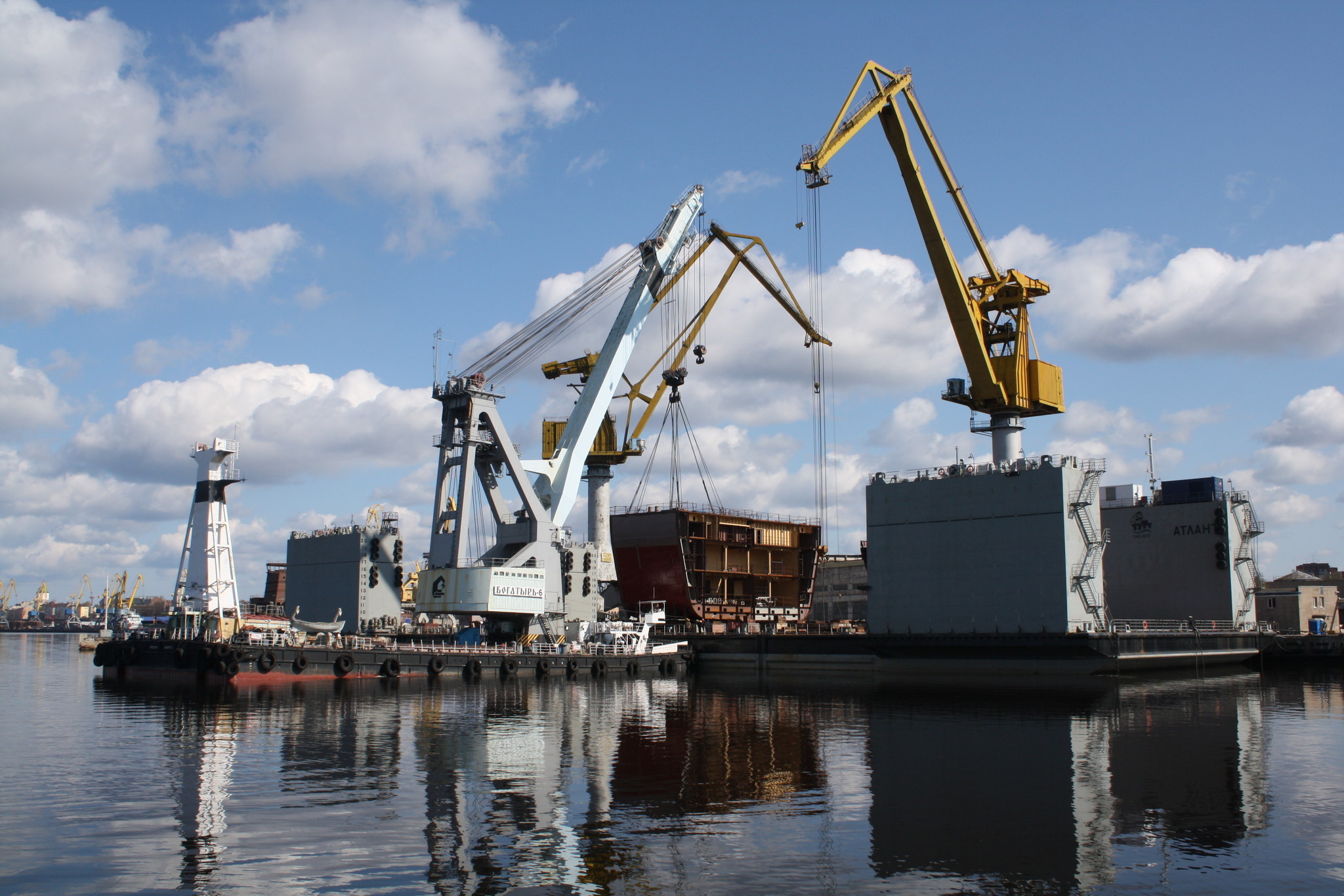 Корпус ледокола «Новороссийск» проекта 21900 М начали формировать на ВСЗ