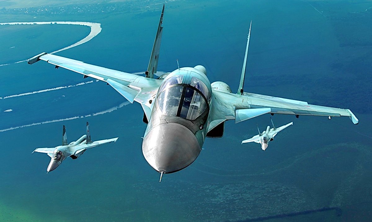 КБ "Сухой" передал ВВС России 42 новых фронтовых бомбардировщика Су-34