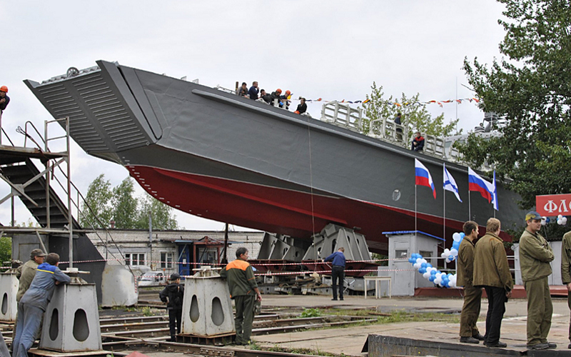 Новейший десантный катер проекта 21820 «Денис Давыдов» вошел в состав Балтийского флота (БФ).