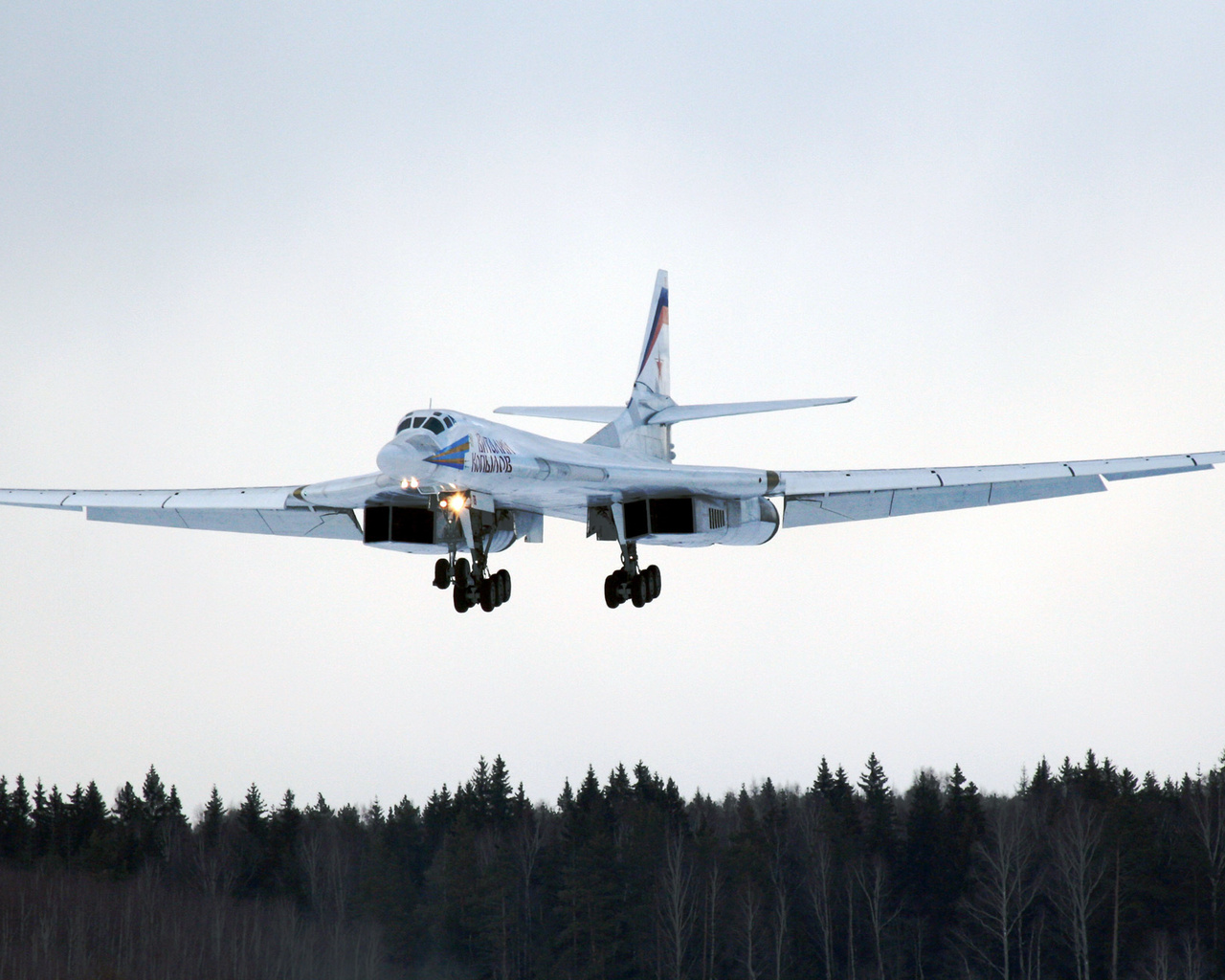 Модернизированный «Белый лебедь» Ту-160 совершил первый полет