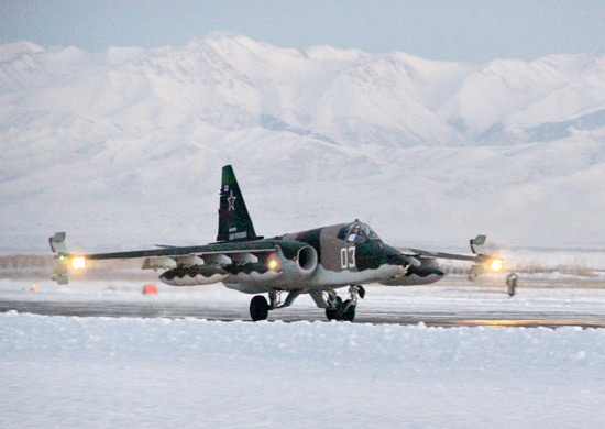 Лётчики российской авиабазы «Кант» в Киргизии осваивают модернизированные штурмовики Су-25СМ