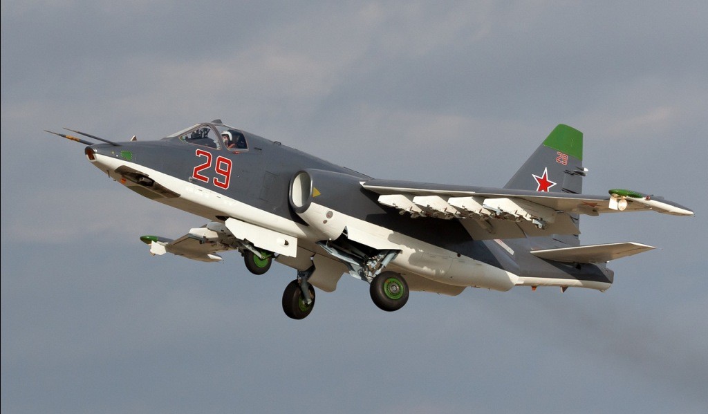 Состав российской авиабазы в Киргизии пополнился пятеркой "Грачей" Су-25СМ