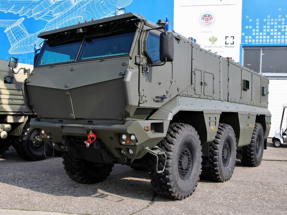 КАМАЗ передал Министерству обороны России 30 бронированных машин «Тайфун» для опытной войсковой эксплуатации.