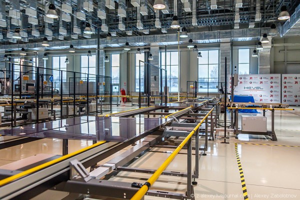 В производственную эксплуатацию запущен первый в России завод полного цикла по производству солнечных модулей