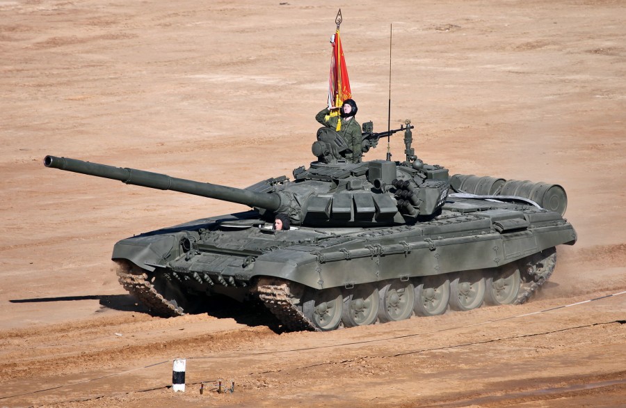 Восточный Военный Округ получил первую партию танков Т-72Б3