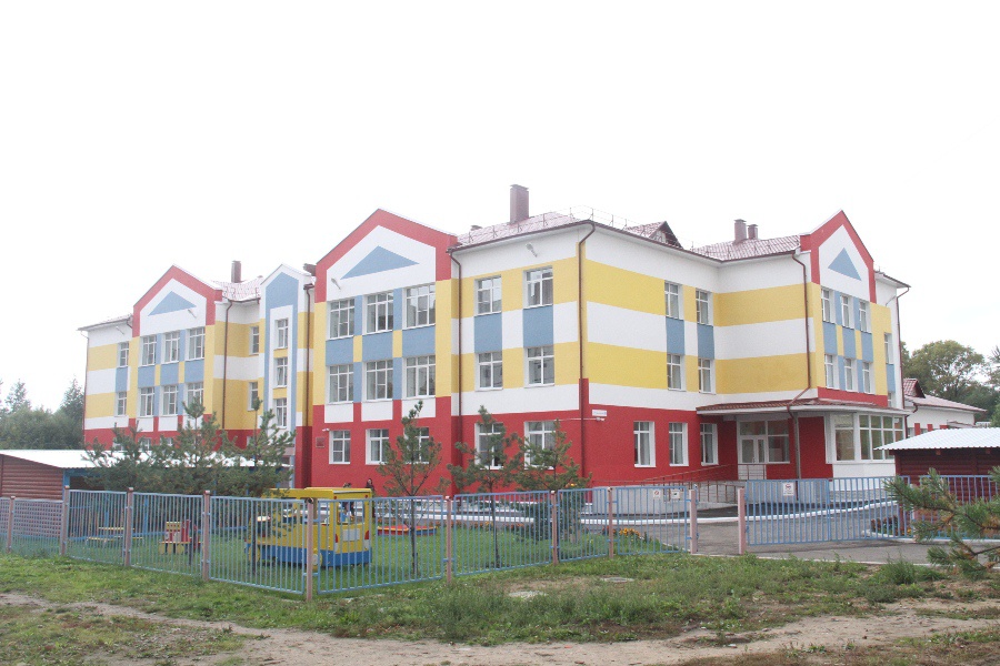 В Рыбинске состоялось торжественное открытие нового детского сада.Сумма финансирования из федерального, областного и городского бюджетов составила 112 миллионов рублей.