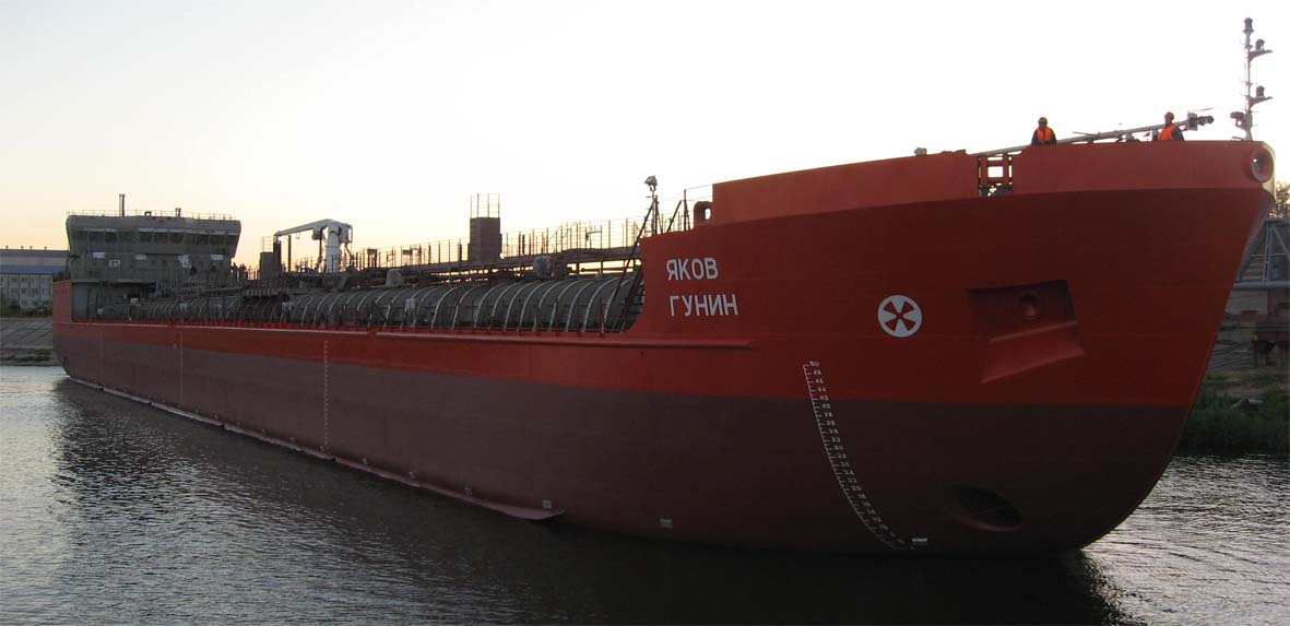 Астраханский завод «Лотос» сдал второе нефтеналивное судно проекта RST25