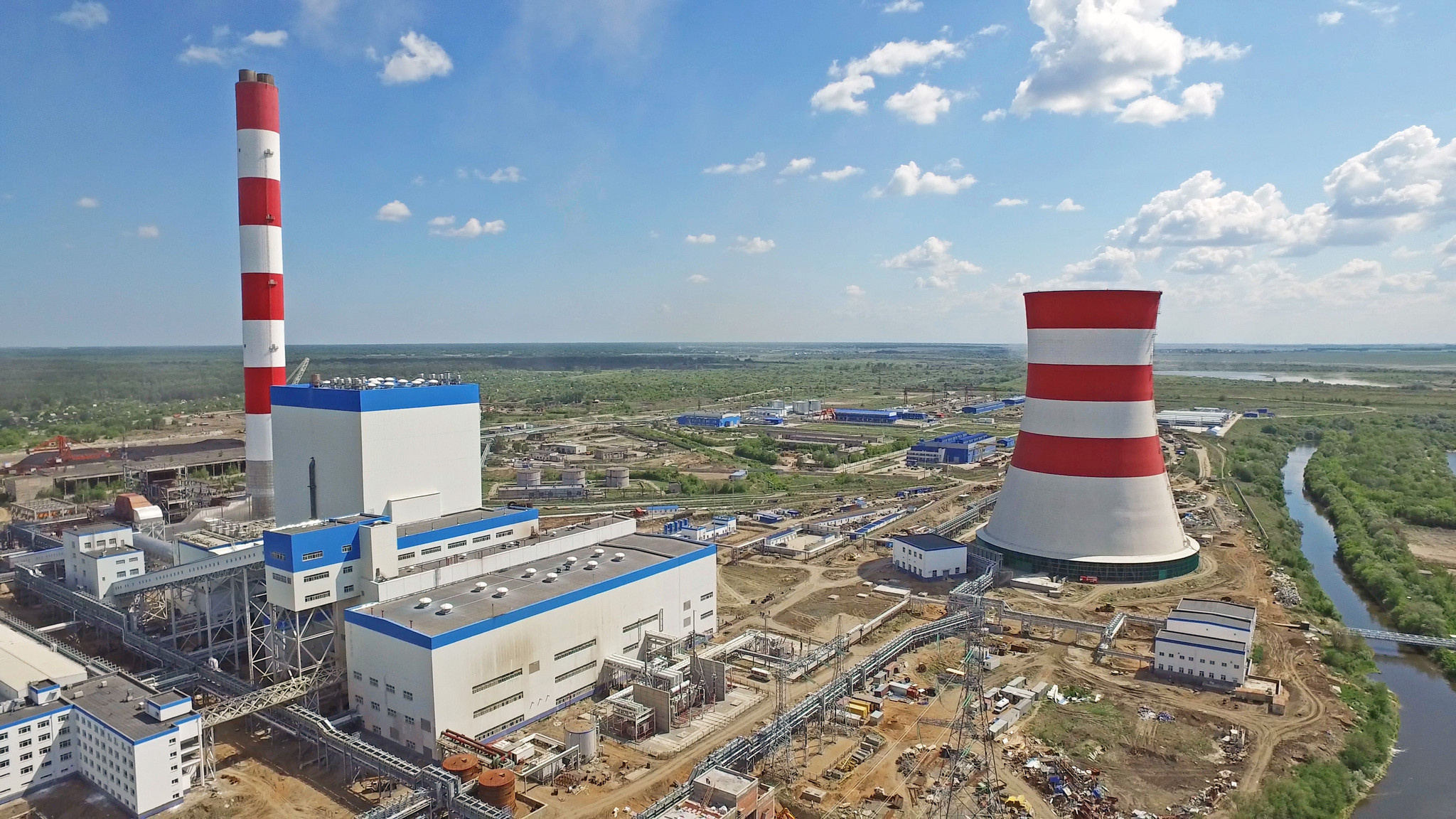 «Газпром» ввел в эксплуатацию в России два новых энергоблока общей мощностью порядка 1 ГВт