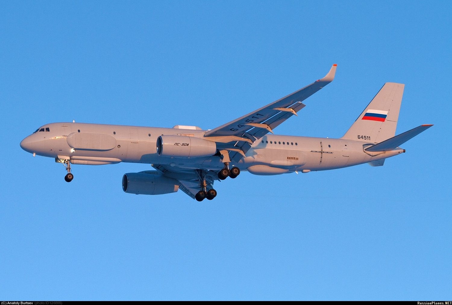 Министерство обороны России заключило контракт на постройку третьего самолета Ту-214Р