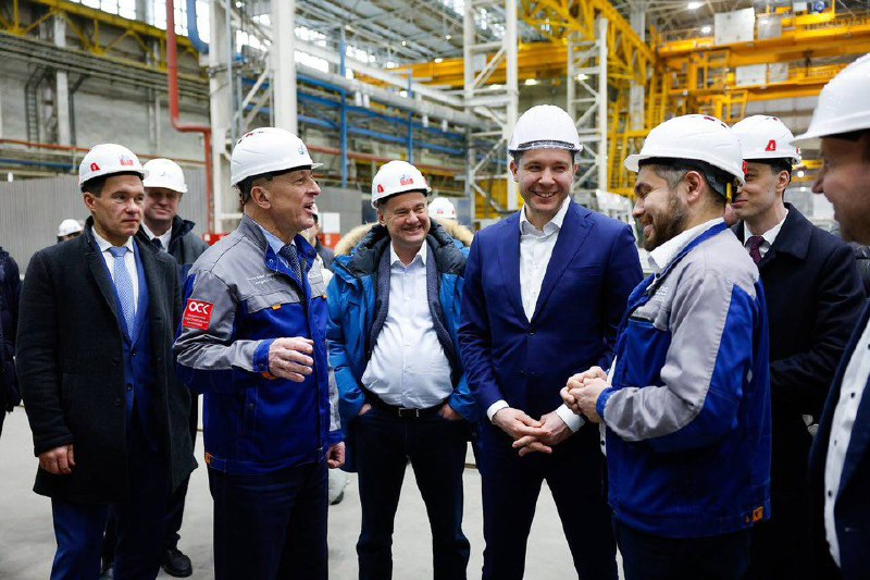 Посещение министра промышленности и торговли предприятия ОСК в Санкт-Петербурге