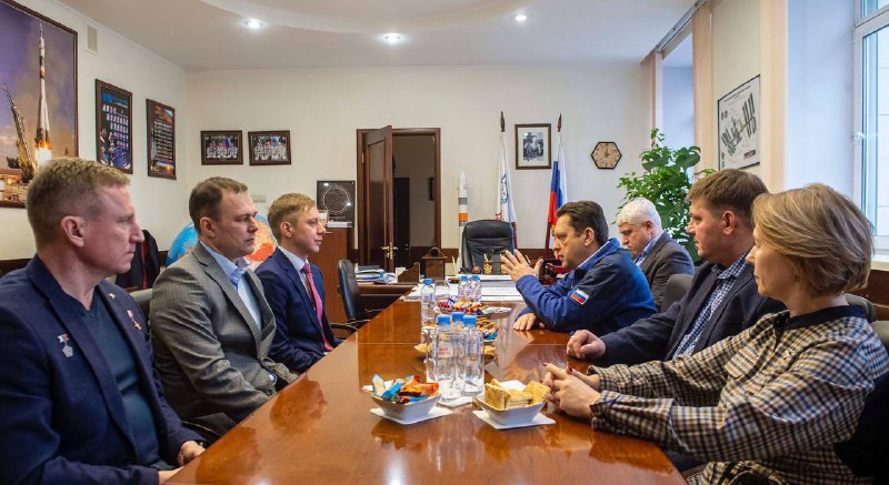 Предстартовая подготовка космонавта Кирилла Пескова