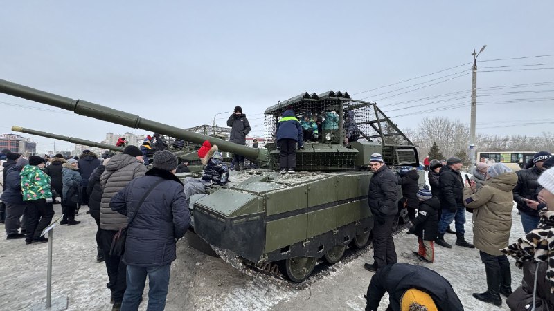 Выставка танков в Омске: мощь отечественного производства