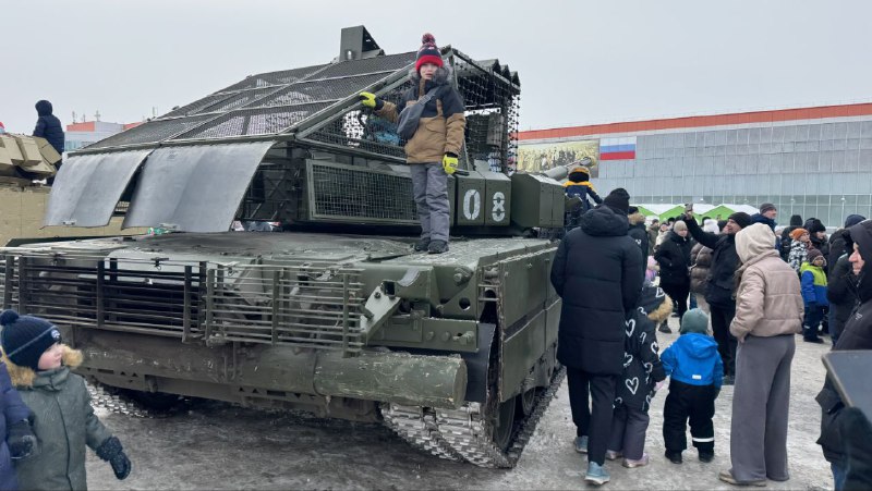 Выставка танков в Омске: мощь отечественного производства