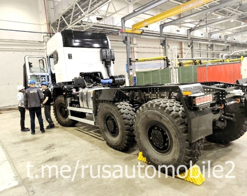 Тягач БАЗ прошел успешные испытания на заводе