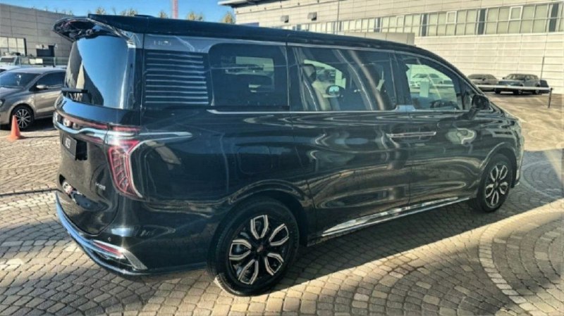 Возвращение минивэна Hongqi HQ9 в Россию: новые цены и спецификации
