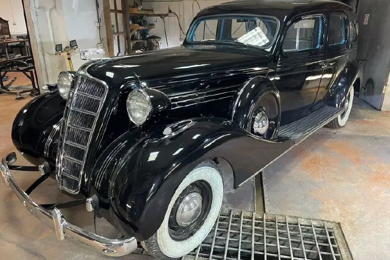 Раритетный лимузин ЗИС-101 выставлен на продажу за рекордную сумму