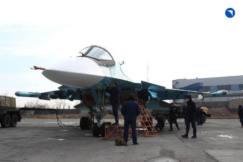 Поставка новых Су-34 укрепляет боеспособность российской авиации Поставка новых Су-34 укрепляет боеспособность российской авиации