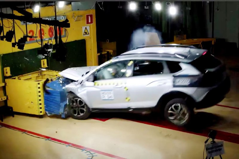 АвтоВАЗ продемонстрировал результаты краш-тестов новой LADA Iskra