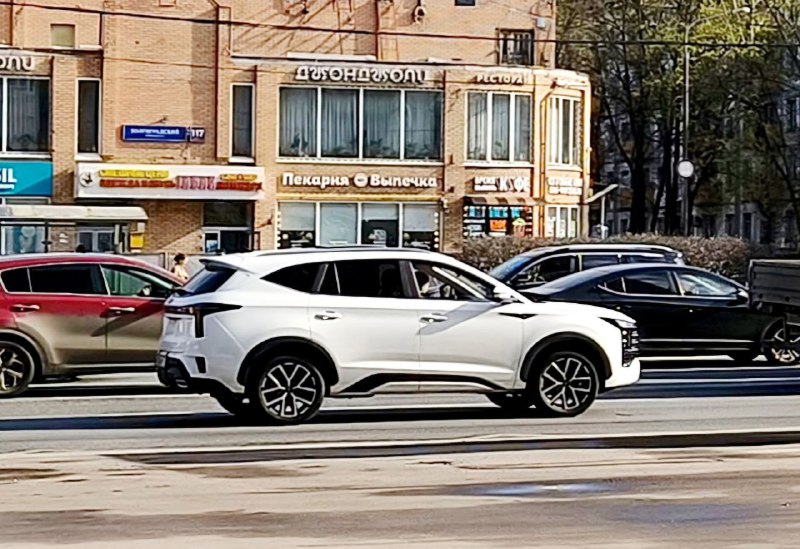 В Москве заметили тесты нового кроссовера Москович 8, запуск запланирован на 2025 год