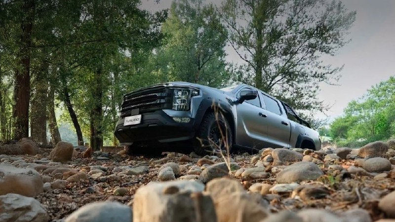 В России начались продажи новых пикапов Foton Tunland V7 и V9