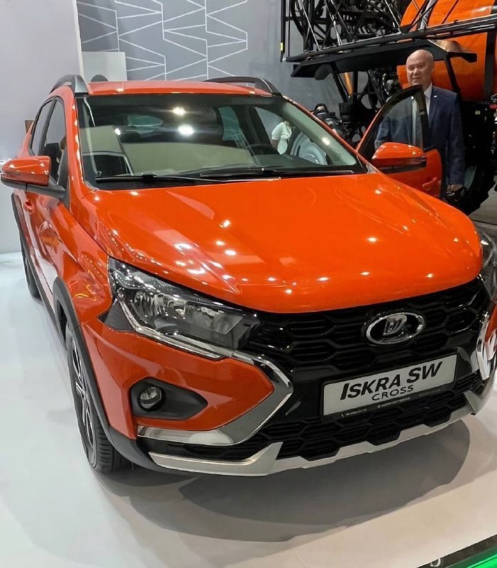 АвтоВАЗа представил новый кросс-универсал LADA Iskra SW Cross на выставке в Ташкенте