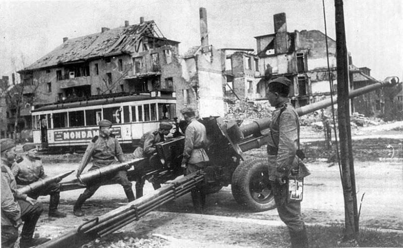 История и характеристики советской противотанковой пушки «Зверобой» История и характеристики советской противотанковой пушки «Зверобой»