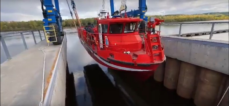 На Костромском судомеханическом заводе спущен на воду пожарно-спасательный катер нового проекта